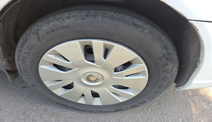 2010 Hyundai Accent GLE, Petrol, Manual, 1,38,997 km, tyre