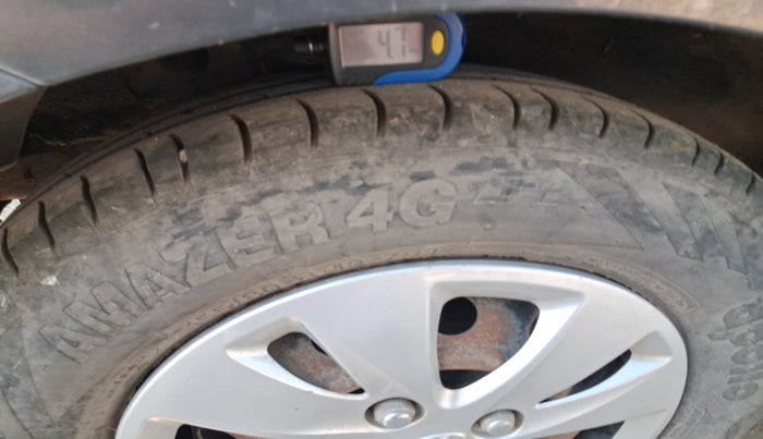 2011 Hyundai i10 SPORTZ 1.2 AT, Petrol, Automatic, 1,76,231 km, tyre