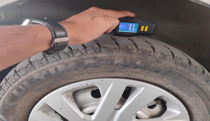 2016 Maruti Wagon R 1.0 LXI CNG, Petrol, Manual, 1,06,692 km, tyre