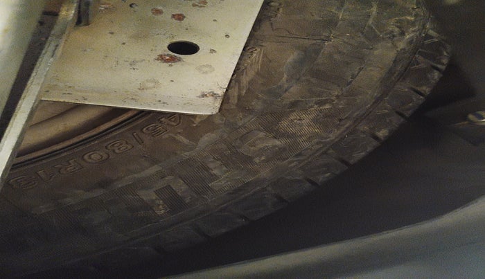 2016 Maruti Wagon R 1.0 LXI CNG, Petrol, Manual, 1,06,692 km, tyre