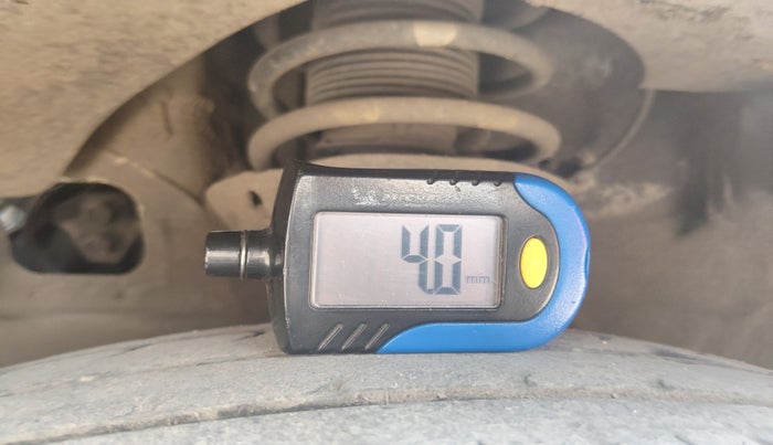 2022 Hyundai AURA SX 1.2 CNG, Petrol, Manual, 1,21,399 km, tyre