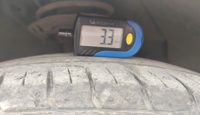 2022 Hyundai AURA SX 1.2 CNG, Petrol, Manual, 1,21,399 km, tyre