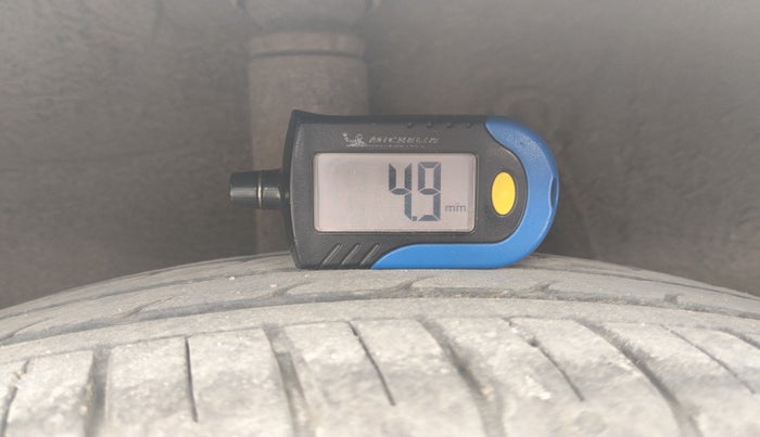 2022 Hyundai AURA SX 1.2 CNG, Petrol, Manual, 1,21,399 km, tyre