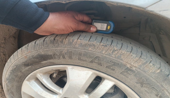 2013 Maruti Swift Dzire ZXI, Petrol, Manual, 1,75,809 km, tyre