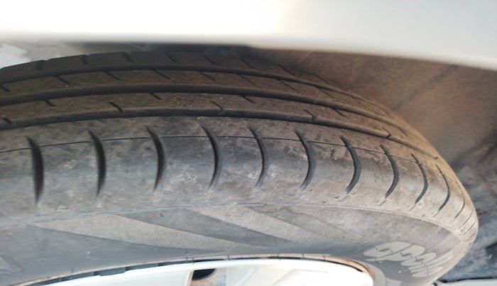 2013 Maruti Swift ZXI, Petrol, Manual, 46,702 km, tyre