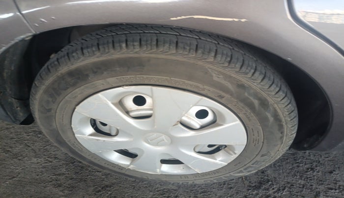 2011 Maruti Ritz LXI, Petrol, Manual, 72,186 km, tyre