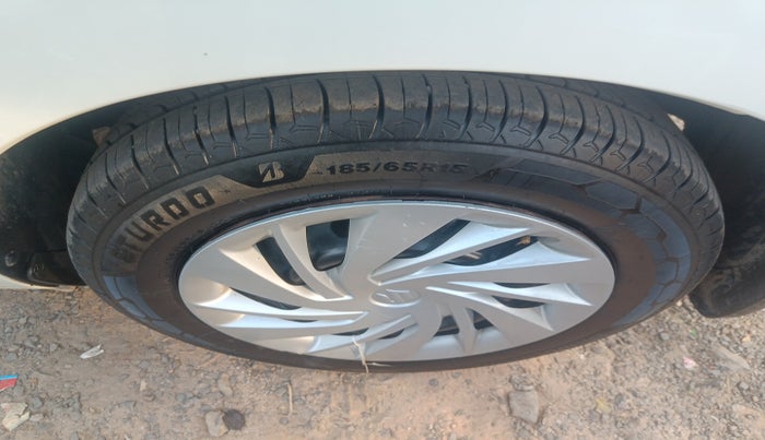 2022 Maruti Ertiga VXI SHVS, Petrol, Manual, 59,684 km, tyre