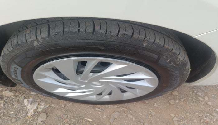 2022 Maruti Ertiga VXI SHVS, Petrol, Manual, 59,684 km, tyre