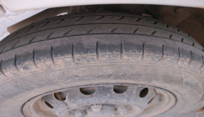 2016 Hyundai Eon ERA +, Petrol, Manual, 59,627 km, tyre