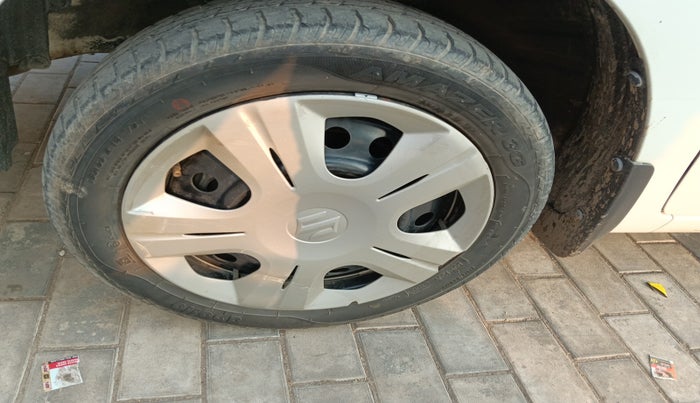2015 Maruti Wagon R 1.0 VXI, Petrol, Manual, 69,040 km, tyre