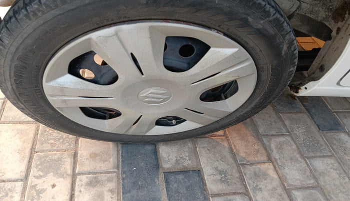 2015 Maruti Wagon R 1.0 VXI, Petrol, Manual, 69,040 km, tyre