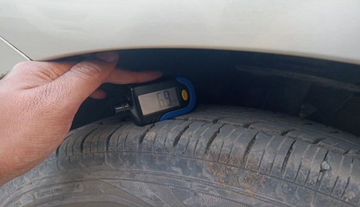 2018 Maruti Dzire VDI, Diesel, Manual, 51,349 km, tyre