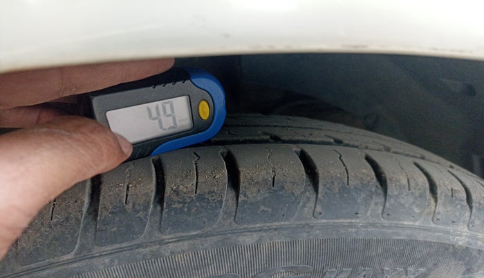 2018 Maruti Dzire VDI, Diesel, Manual, 51,349 km, tyre