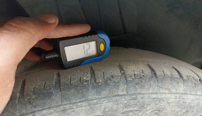 2018 Maruti Dzire VDI, Diesel, Manual, 51,349 km, tyre