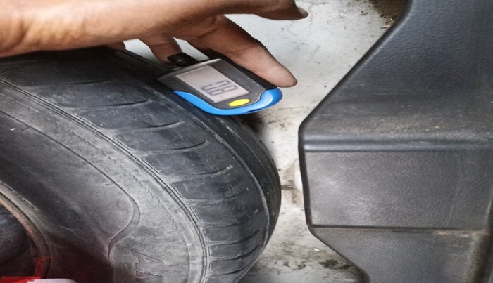 2018 Maruti Dzire VDI, Diesel, Manual, 51,349 km, tyre