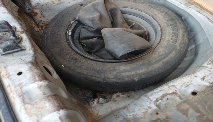 2010 Hyundai i10 MAGNA 1.2, Petrol, Manual, 1,12,802 km, tyre