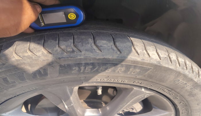 2019 Ford Ecosport TITANIUM 1.5L DIESEL, Diesel, Manual, 1,39,939 km, tyre