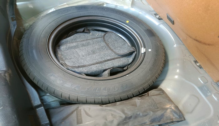 2021 KIA SONET HTX 1.5, Diesel, Manual, 57,652 km, tyre