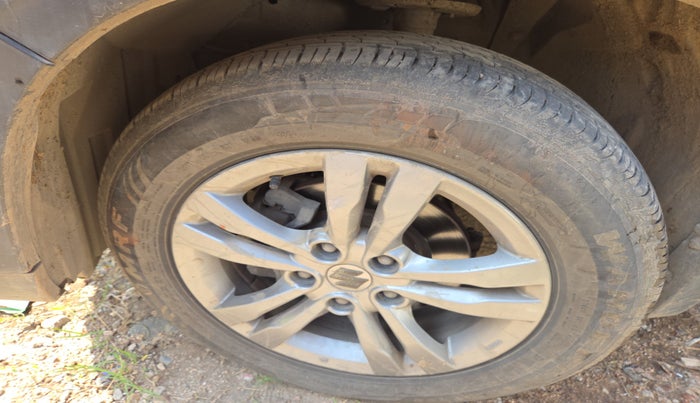 2016 Maruti Vitara Brezza ZDI PLUS, Diesel, Manual, 66,726 km, tyre