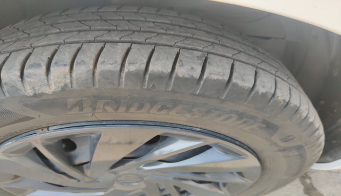 2021 Maruti Ertiga VXI CNG, Petrol, Manual, 75,093 km, tyre