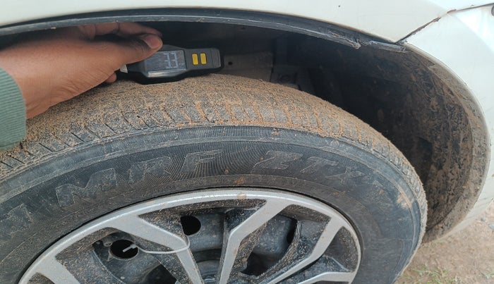 2014 Maruti Swift LDI, Diesel, Manual, 1,18,976 km, tyre