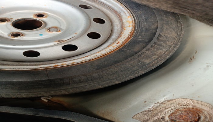 2014 Maruti Swift LDI, Diesel, Manual, 1,18,976 km, tyre