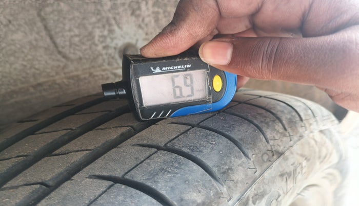 2015 Toyota Etios GD, Diesel, Manual, 1,78,219 km, tyre