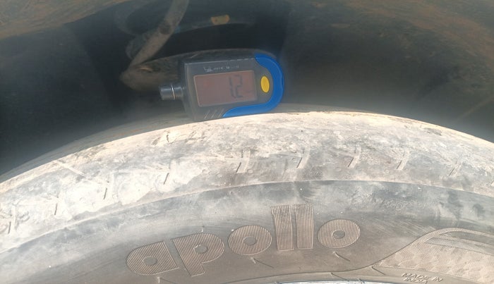 2017 Renault Duster 85 PS RXS MT DIESEL, Diesel, Manual, 1,35,661 km, tyre