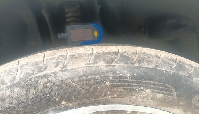 2017 Renault Duster 85 PS RXS MT DIESEL, Diesel, Manual, 1,35,661 km, tyre