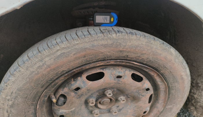 2012 Volkswagen Polo TRENDLINE 1.2L DIESEL, Diesel, Manual, 1,66,875 km, tyre