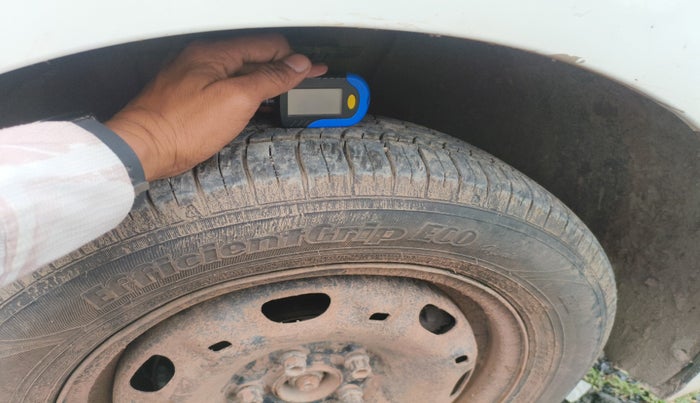 2012 Volkswagen Polo TRENDLINE 1.2L DIESEL, Diesel, Manual, 1,66,875 km, tyre