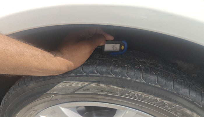 2012 Skoda Laura AMBITION 2.0 TDI CR MT, Diesel, Manual, 1,40,260 km, tyre