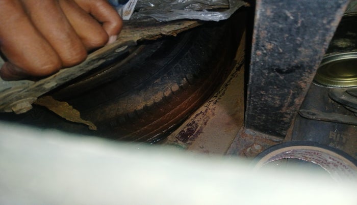 2011 Maruti Ritz LXI, Petrol, Manual, 1,46,000 km, tyre