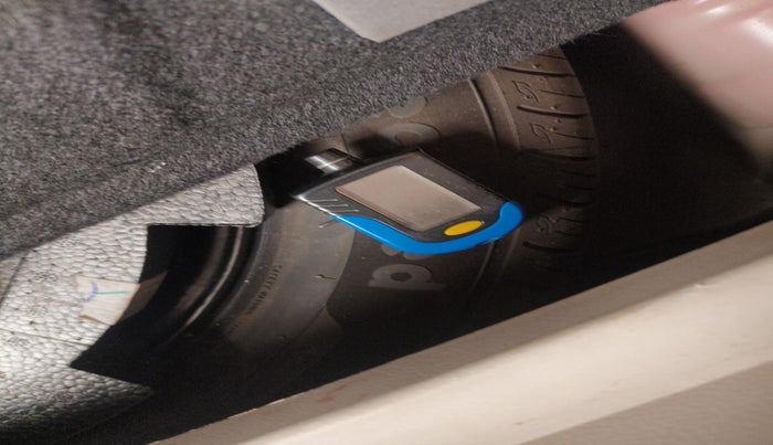 2020 Mahindra XUV300 W8 (O) 1.2 PETROL, Petrol, Manual, 32,029 km, tyre