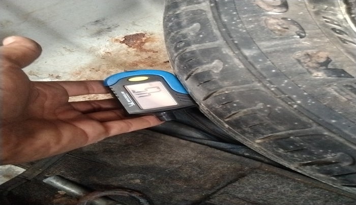 2015 Hyundai Xcent SX 1.2, Petrol, Manual, 47,470 km, tyre