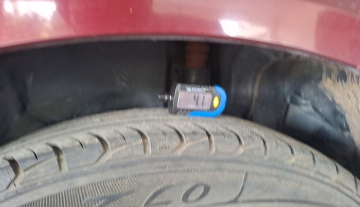 2016 Maruti Swift Dzire VXI (O), Petrol, Manual, 75,195 km, tyre