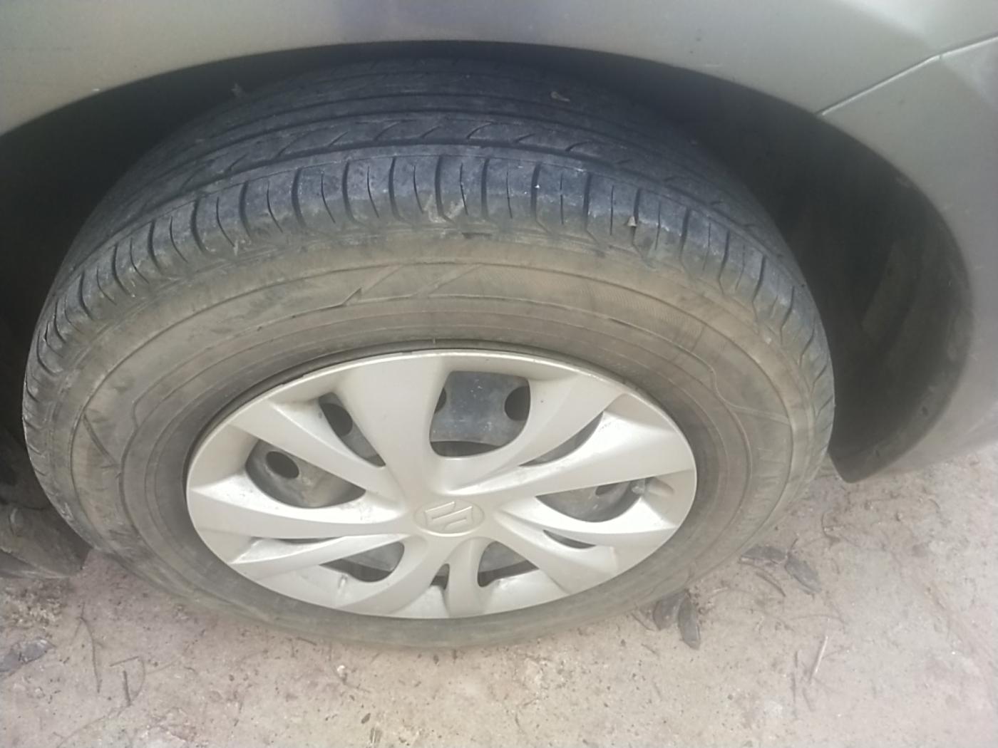 2017 Maruti Swift Dzire VDI, Diesel, Manual, 1,25,023 km, tyre