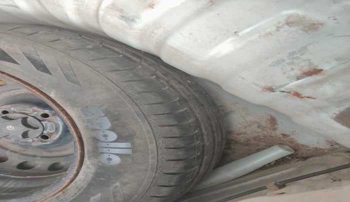 2011 Nissan Micra XL PETROL, Petrol, Manual, 1,12,185 km, tyre