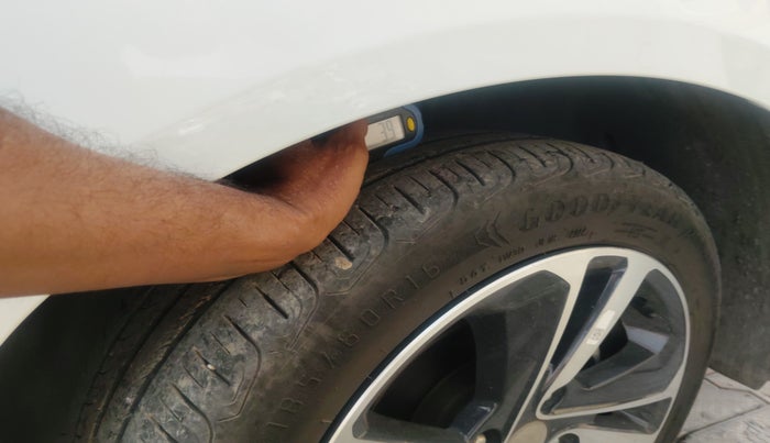 2022 Tata ALTROZ XZA PLUS, Petrol, Automatic, 22,000 km, tyre