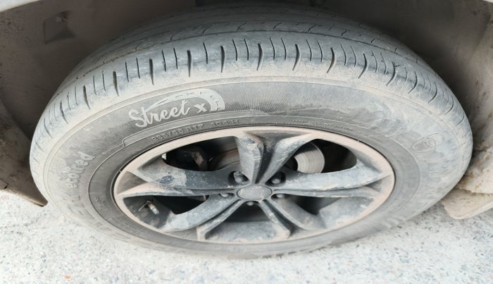 2024 Tata Harrier PURE PLUS AT, Diesel, Automatic, 38,370 km, tyre