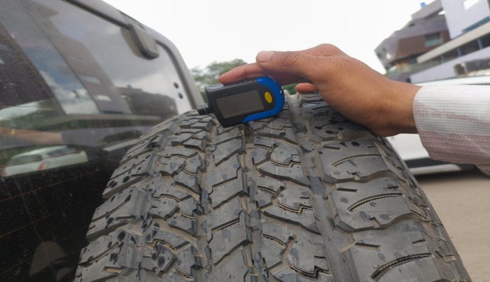 2020 Mahindra Thar LX D AT 4WD HT, Diesel, Automatic, 77,170 km, tyre