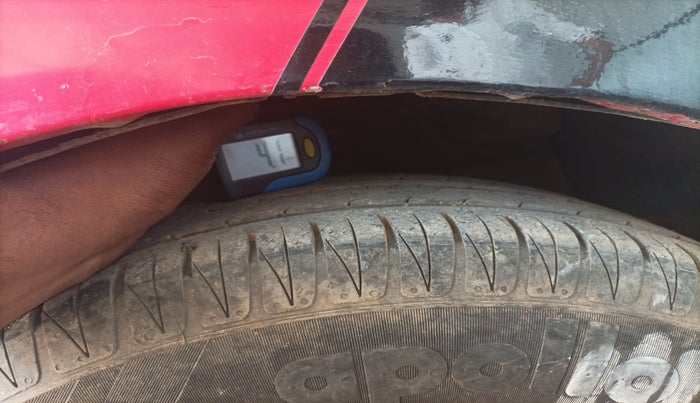 2010 Chevrolet Beat LS PETROL, Petrol, Manual, 79,704 km, tyre