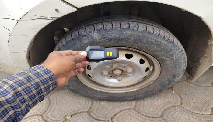 2012 Tata Indica Vista LX TDI, Diesel, Manual, 2,02,500 km, tyre