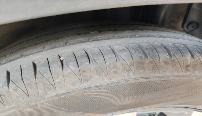 2021 KIA SONET GTX PLUS 1.0 DCT, Petrol, Automatic, 1,04,000 km, tyre