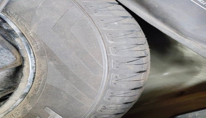 2021 KIA SONET GTX PLUS 1.0 DCT, Petrol, Automatic, 1,04,000 km, tyre