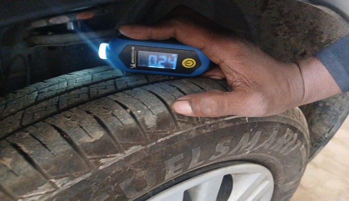 2023 Renault TRIBER RXE MT, Petrol, Manual, 7,745 km, tyre