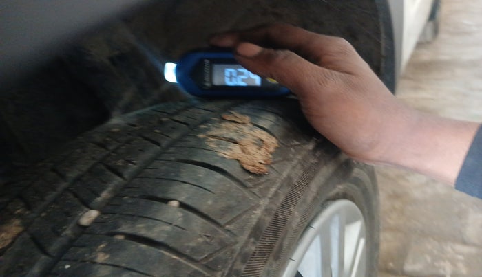 2023 Renault TRIBER RXE MT, Petrol, Manual, 7,745 km, tyre