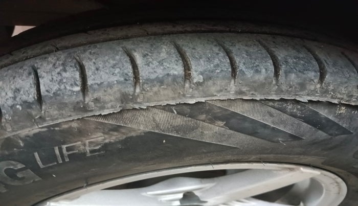 2020 Maruti Swift LXI, Petrol, Manual, 58,511 km, tyre