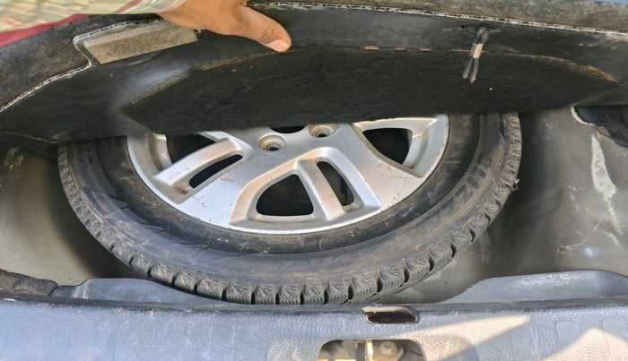 2013 Maruti Swift Dzire ZDI, Diesel, Manual, 98,050 km, tyre