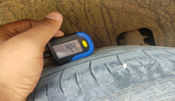 2022 Mahindra XUV300 W8 (O) 1.5 DIESEL, Diesel, Manual, 78,188 km, tyre